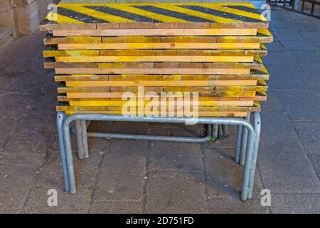 Piattaforme Raised Walkway pronte per i Flood a Venezia Foto Stock