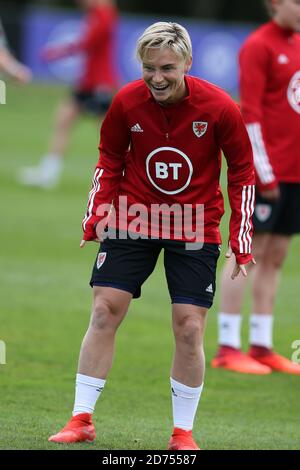Pontypridd, Regno Unito. 20 Ott 2020. Jess Fishlock of Wales Women durante la qualifica UEFA Women's Euro 2022, sessione di allenamento della squadra di football femminile del Galles presso l'USW Sports Park di Treforest. Pontypridd, Galles del Sud martedì 20 ottobre 2020. La squadra si prepara per le prossime partite contro le Isole Faroe e la Norvegia. PIC di Andrew Orchard/Alamy Live News Foto Stock
