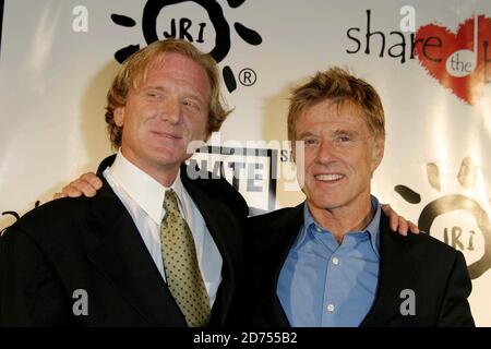 20 SETTEMBRE 2003 - LOS ANGELES, CA, USA - JAMES REDFORD E ROBERT REDFORD -..SHARE IL BATTITO - PRIMO GALA ANNUALE A BENEFICIO DELLA CONSAPEVOLEZZA DEL TRAPIANTO -.JRI (JAMES REDFORD INSTITUTE) FONDATO DA JAMES REDFORD E SUO FIGLIO JAMES REDFORD DOPO CHE JAMES HA RICEVUTO UN TRAPIANTO DI FEGATO QUASI 10 ANNI FA -.CICADA RISTORANTE, LOS ANGELES, CA -.09/20/2003 -. NINA PROMMER/ 2003 K32584NP(immagine di credito: © Nina Prommer/ZUMA Wire) Foto Stock