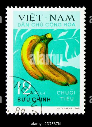 MOSCA, RUSSIA - 25 NOVEMBRE 2017: Un francobollo stampato in Vietnam mostra banane, serie, circa 1970 Foto Stock