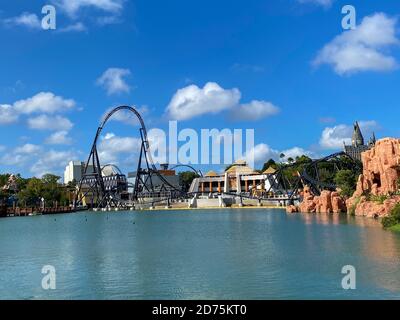 Orlando, FL/USA-10/18/20: La nuova montagne russe Jurassic Park Velocicoaster in costruzione all'Islands of Adventure presso gli Universal Studios di Foto Stock