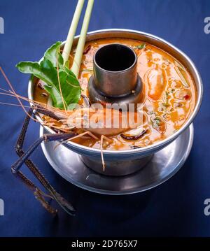 Tom Yum Goong zuppa speziata di sour, cibo tailandese. Foto Stock