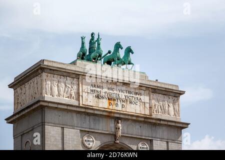 Arco de la Victoria è un arco trionfale costruito nel distretto di Moncloa a Madrid, in Spagna, costruito per volere del dittatore Francisco Franco. Foto Stock