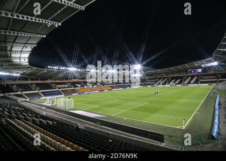 Vista generale all'interno dello stadio KCOM prima di questa sera Fissaggio tra Hull City e AFC Wimbledon Foto Stock