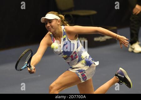 Ostrava, Repubblica Ceca. 21 Ott 2020. ***CTK POOL*** il tennista americano Amanda Anisimova in azione durante la partita contro il belga Elise Mertens durante il torneo di tennis J&T Banka Ostrava Open 2020 a Ostrava, Repubblica Ceca, il 21 ottobre 2020. Credit: Jaroslav Ozana/CTK Photo/Alamy Live News Foto Stock