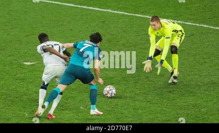 Che Horvath del Club Brugge, Clinton Mata del Club Brugge e Sardar Azmoun di Zenit durante la UEFA Champions League, Group Stage, Group F football m Foto Stock