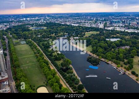 Vista aerea del lago d'angolo di London hyde Park, paesaggio urbano inghilterra Foto Stock