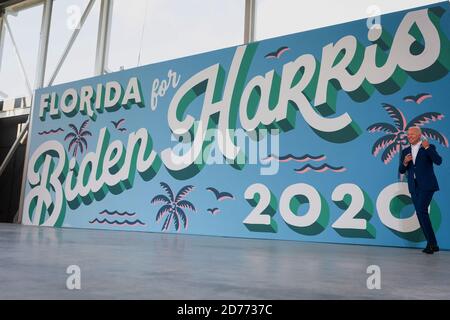 MIRAMAR, FL, USA - 13 ottobre 2020 - il candidato presidenziale americano Joe Biden al Drive-in GOTV Rally al Miramar Regional Park - Miramar, Florida, USA - Foto Stock