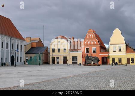 Una piccola città nel centro della Lituania con un bellissima città vecchia Foto Stock