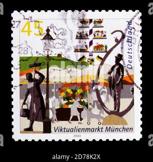 MOSCA, RUSSIA - 21 OTTOBRE 2017: Un francobollo stampato nella Repubblica Federale tedesca mostra Viktualienmarkt, Monaco di Baviera, immagini delle città tedesche serie, circa 20 Foto Stock
