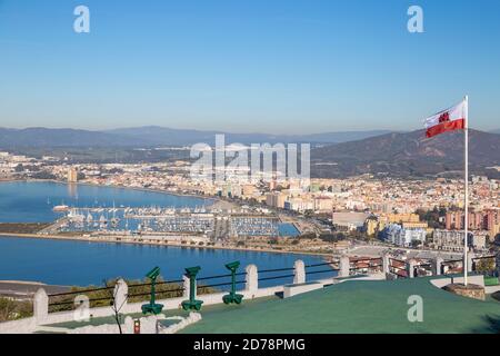 Gibilterra, roccia di Gibilterra, Vista dal centro del patrimonio militare guardando verso la linea, Spagna Foto Stock