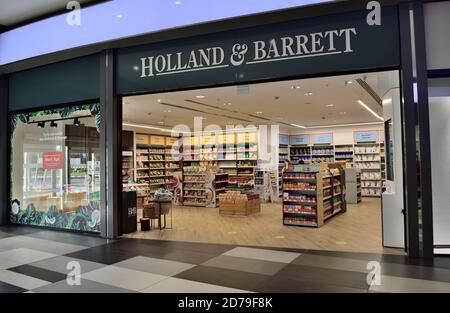 Holland & Barrett negozio di consumo in grande centro commerciale Foto Stock