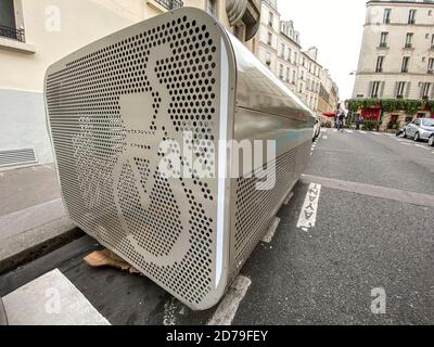 RIFUGIO SICURO PER BICICLETTE A PARIGI Foto Stock