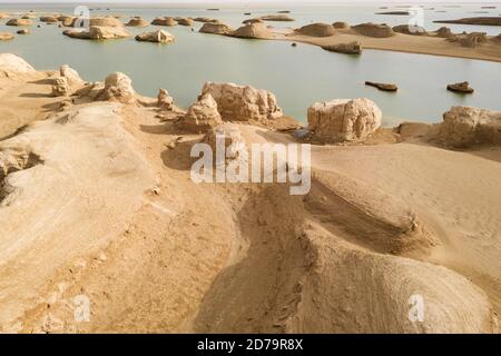 Vento erosione terreno paesaggio, yardang landform. Foto a Qinghai, Cina. Foto Stock