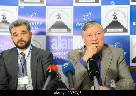 2010/11/27. Vilnius, Lituania.Anatoly Yevgenyevich Karpov è un Gran Maestro di scacchi russo ed ex campione del mondo. Foto di Alfredas Pliadis Foto Stock