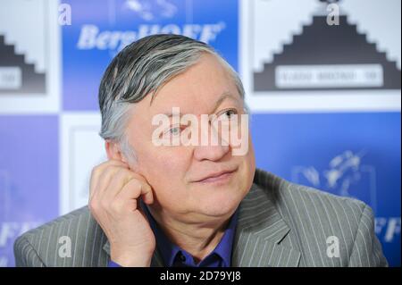 2010/11/27. Vilnius, Lituania.Anatoly Yevgenyevich Karpov è un Gran Maestro di scacchi russo ed ex campione del mondo. Foto di Alfredas Pliadis Foto Stock