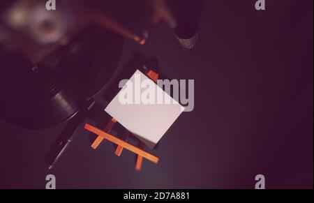 Piastra di vinile e fotocamera retrò Foto Stock