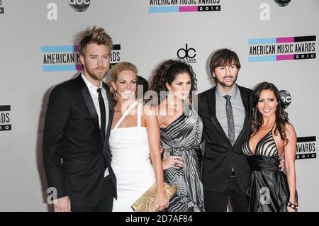 Lady Antebellum, Charles Kelley, Hillary Scott & Dave Haywood al 2010 American Music Awards - ama - al Nokia Theatre di Los Angeles Foto Stock