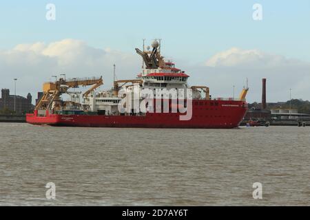 La nave di Sir David Attenborough lascia Cammell Lairds Foto Stock