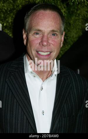 Tommy Hilfiger partecipa all'apertura dell'Asprey Flagship Store a New York l'8 dicembre 2003. Foto: Henry McGee/MediaPunch Foto Stock