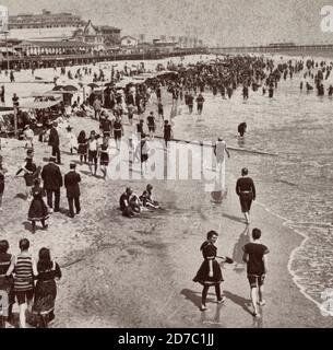 Sulla spiaggia, Atlantic City, New Jersey, Stati Uniti, 1899 Foto Stock