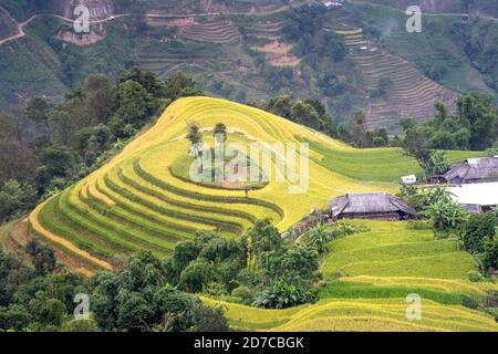 Phung villaggio, distretto di Hoang su Phi, provincia di ha Giang, Vietnam - 11 settembre 2020: Godetevi lo splendido scenario del villaggio di Phung, la Dist di Hoang su Phi Foto Stock