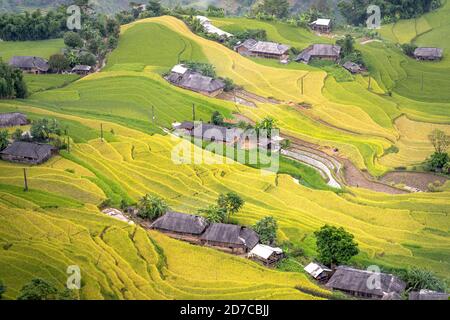 Phung villaggio, distretto di Hoang su Phi, provincia di ha Giang, Vietnam - 11 settembre 2020: Godetevi lo splendido scenario del villaggio di Phung, la Dist di Hoang su Phi Foto Stock