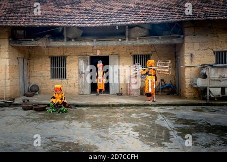 Ai Quoc commune, distretto di Loc Binh, Lang Son - 22 settembre 2020: Scena live della minoranza etnica Dao Lu Gang nel comune di ai Quoc, Loc Binh distr Foto Stock