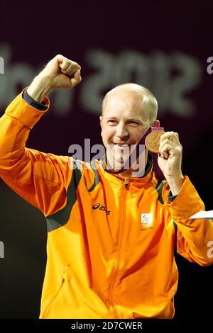 Londra, Regno Unito. 8 Settembre 2012. Ronald Vink (NED) Tennis : cerimonia della medaglia dei singoli uomini durante i Giochi Paralimpici di Londra 2012 all'Eaton Manor di Londra, Regno Unito . Credit: AFLO SPORT/Alamy Live News Foto Stock