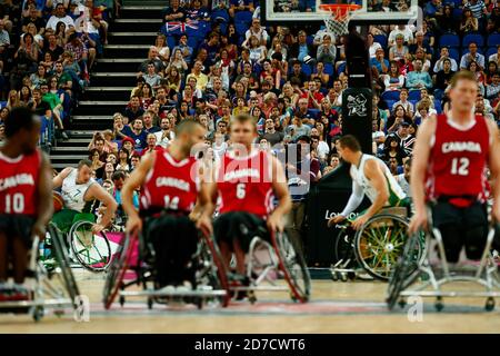 Londra, Regno Unito. 8 Settembre 2012. Tifosi Pallacanestro : Partita finale maschile tra Australia e Canada durante i Giochi Paralimpici di Londra 2012 alla North Greenwich Arena di Londra, Regno Unito . Credit: AFLO SPORT/Alamy Live News Foto Stock