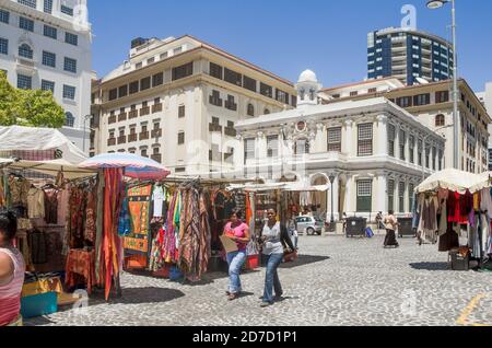 Greenmarket Square con Old Town House ON, Città del Capo, Sud Africa. Foto Stock