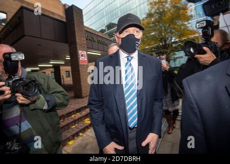 L'ex tennista tedesco Boris Becker lascia Southwark Crown Court a Londra, dove viene perseguito dal Servizio di insolvenza per non aver rispettato gli obblighi di divulgazione delle informazioni dopo essere stato dichiarato in fallimento. Foto Stock