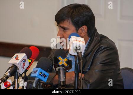 CARACAS, VENEZUELA - 10 OTTOBRE: Allenatore della squadra venezuelana di calcio Cesar Farias durante una conferenza stampa a Caracas, il 10 ottobre 2010. Foto Stock