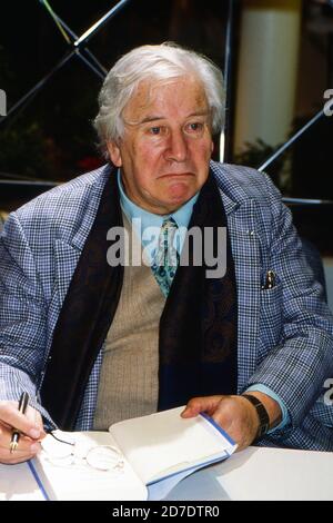 Sir Peter Ustinov bei einer Lesung aus seinem Buch 'der alte Mann und MR Smith', Deutschland 1991. Foto Stock