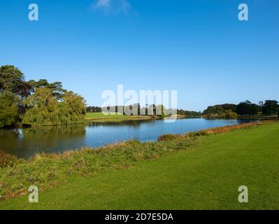 Il lago, Holkham Hall, Norfolk, East Anglia, Inghilterra, Regno Unito. Foto Stock