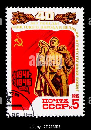 MOSCA, RUSSIA - 29 MARZO 2018: Un francobollo stampato in URSS (Russia) mostra il Memoriale ai soldati sovietici caduti, 40° anniversario della vittoria in secondo luogo Foto Stock