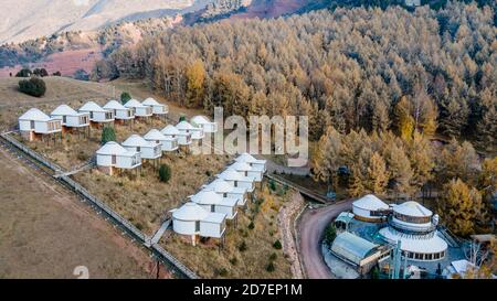 Colori autunnali in Chunkurchak nel Kyrgyzstan's Chuy Oblast. Foto Stock