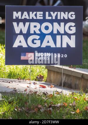 Cartello del cantiere che sostiene Joe Biden e Kamala Harris nel US 2020 elezioni presidenziali -3 Foto Stock