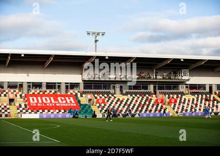 Newport, Galles, Regno Unito. 22 ottobre 2020. Galles / Isole Faroe in UEFA Women's Euro Qualifying alla Rodney Parade il 22 ottobre 2020. Credito: Lewis mi Foto Stock