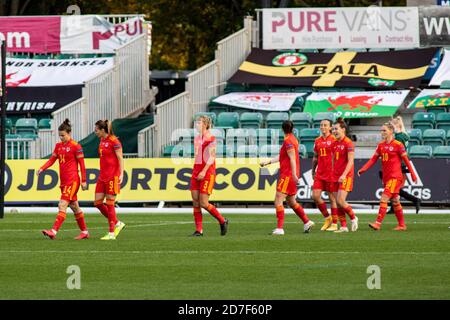 Newport, Galles, Regno Unito. 22 ottobre 2020. Galles / Isole Faroe in UEFA Women's Euro Qualifying alla Rodney Parade il 22 ottobre 2020. Credito: Lewis mi Foto Stock