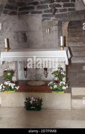 נצרת, Nazareth, الناصرة, Israele, Izrael, ישראל; Basilica dell'Annunciazione, vista interna. La Grotta dell'Annunciazione. Grota Zwiastowania Foto Stock