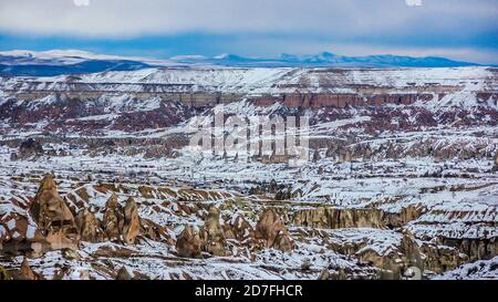 Pigeon Valley a Goreme durante l'inverno. Cappadocia, Turchia Foto Stock