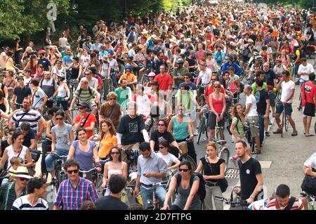 Torino, Piemonte, Italia -06/06/2010- Bike Pride, evento per promuovere l'uso del ciclismo in città Foto Stock