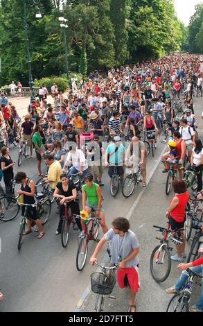 Torino, Piemonte, Italia -06/06/2010- Bike Pride, evento per promuovere l'uso del ciclismo in città Foto Stock