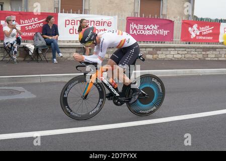 Saint Germain - Bourgogne Franche Comte - Francia - 19 settembre 2020 : Pello Bilbao - Team Bahrain - McLaren piazza 16° assoluto dopo l'ultima tappa Foto Stock