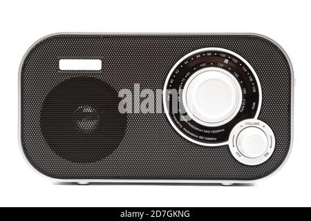 Elegante ricevitore radio compatto isolato su sfondo bianco. Foto Stock