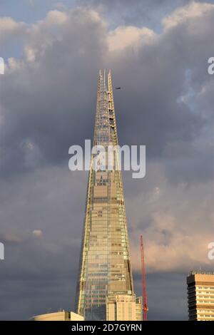 Il dettaglio Shard Building con cielo sovrastato, Londra, Regno Unito Foto Stock