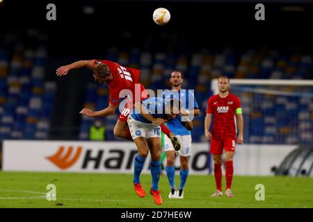 NAPOLI, ITALIA - 22 OTTOBRE: Dani de wit di AZ, Nikola Maksimovic di Napoli prima della partita UEFA Europa League tra Napoli e AZ Alkmaar allo stadio San Paolo il 22 ottobre 2020 a Napoli, Italia (Foto di Marcel ter Bals/Orange Pictures) Foto Stock