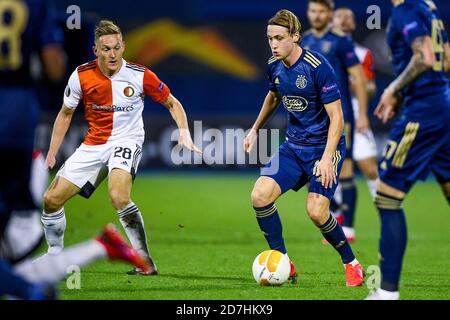 ZAGABRIA, CROAZIA - 22 OTTOBRE: Jens Toornstra di Feyenoord, Lovro Majer di Dinamo Zagreb durante la partita UEFA Europa League tra Dinamo Zagrab e Feyenoord allo stadio Maksimirstadion il 22 ottobre 2020 a Zagabria, Croazia (Foto di Yannick Verhoeven/Orange Pictures) Foto Stock