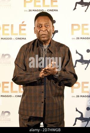 Milano, Italia. 23 Ott 2020. Milano, Italia ARCHIVIO Photocall presentazione del film 'PELE '' con la partecipazione di Pelè (Edson Arantes do Nascimento) nella foto: Pelè Credit: Independent Photo Agency/Alamy Live News Foto Stock